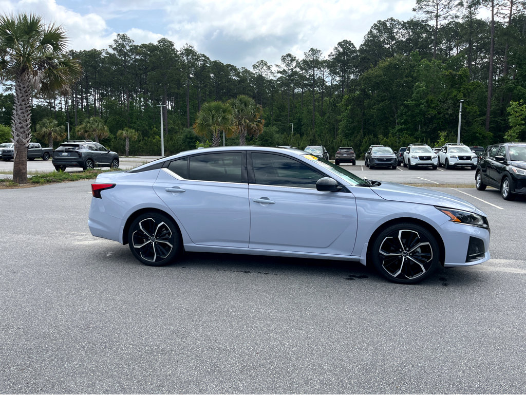 2024 Nissan Altima 2.5 SR photo 28