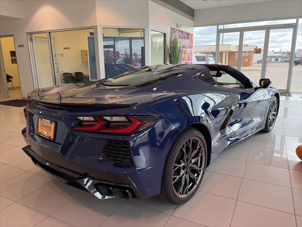 2025 Chevrolet Corvette Stingray 2LT photo 3