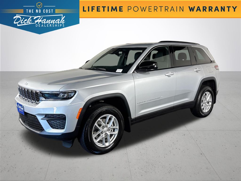 2025 Jeep Grand Cherokee Laredo's photo