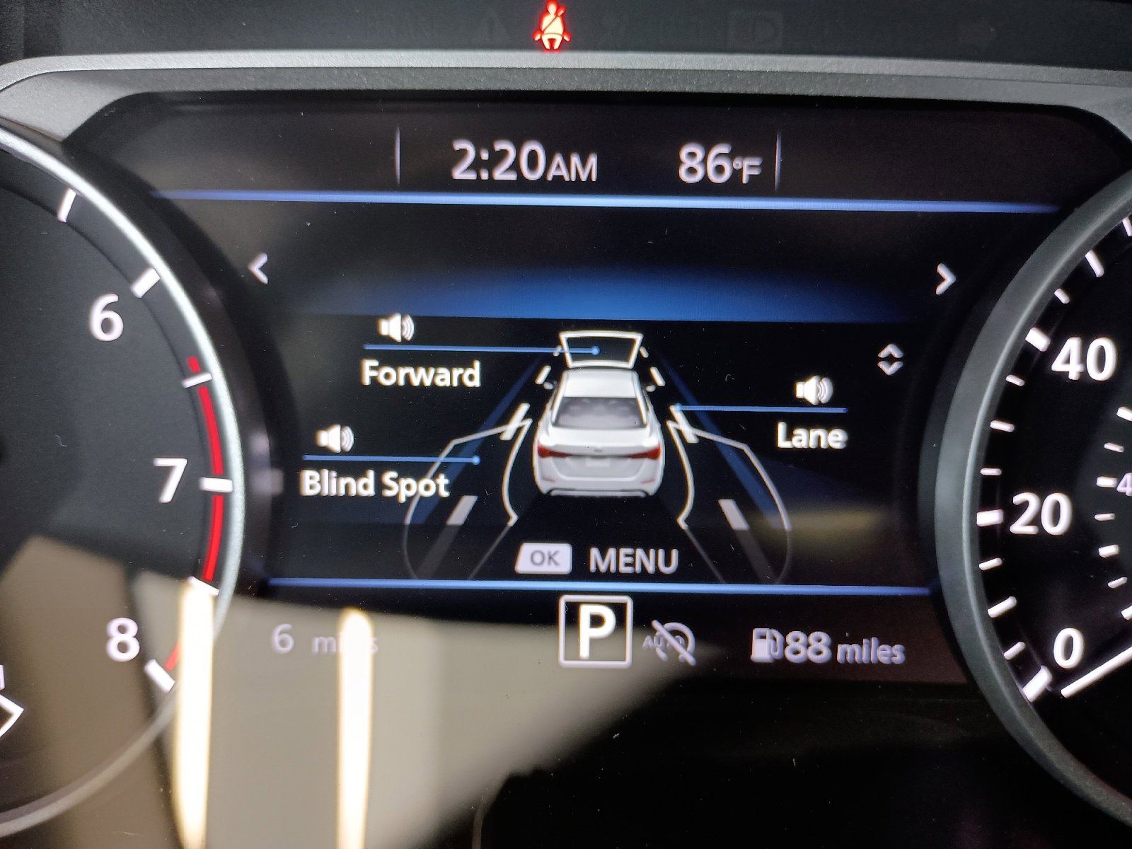 2025 Nissan Sentra SV photo 3
