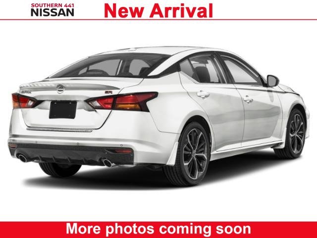 2025 Nissan Altima 2.5 SR photo 2