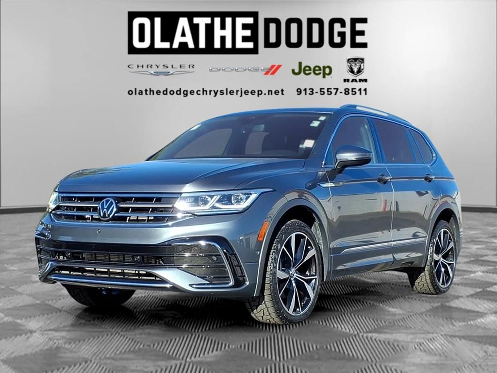 2022 Volkswagen Tiguan SEL R-LINE's photo
