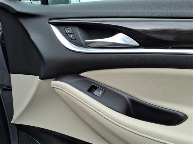 2020 Buick Enclave Essence photo 11