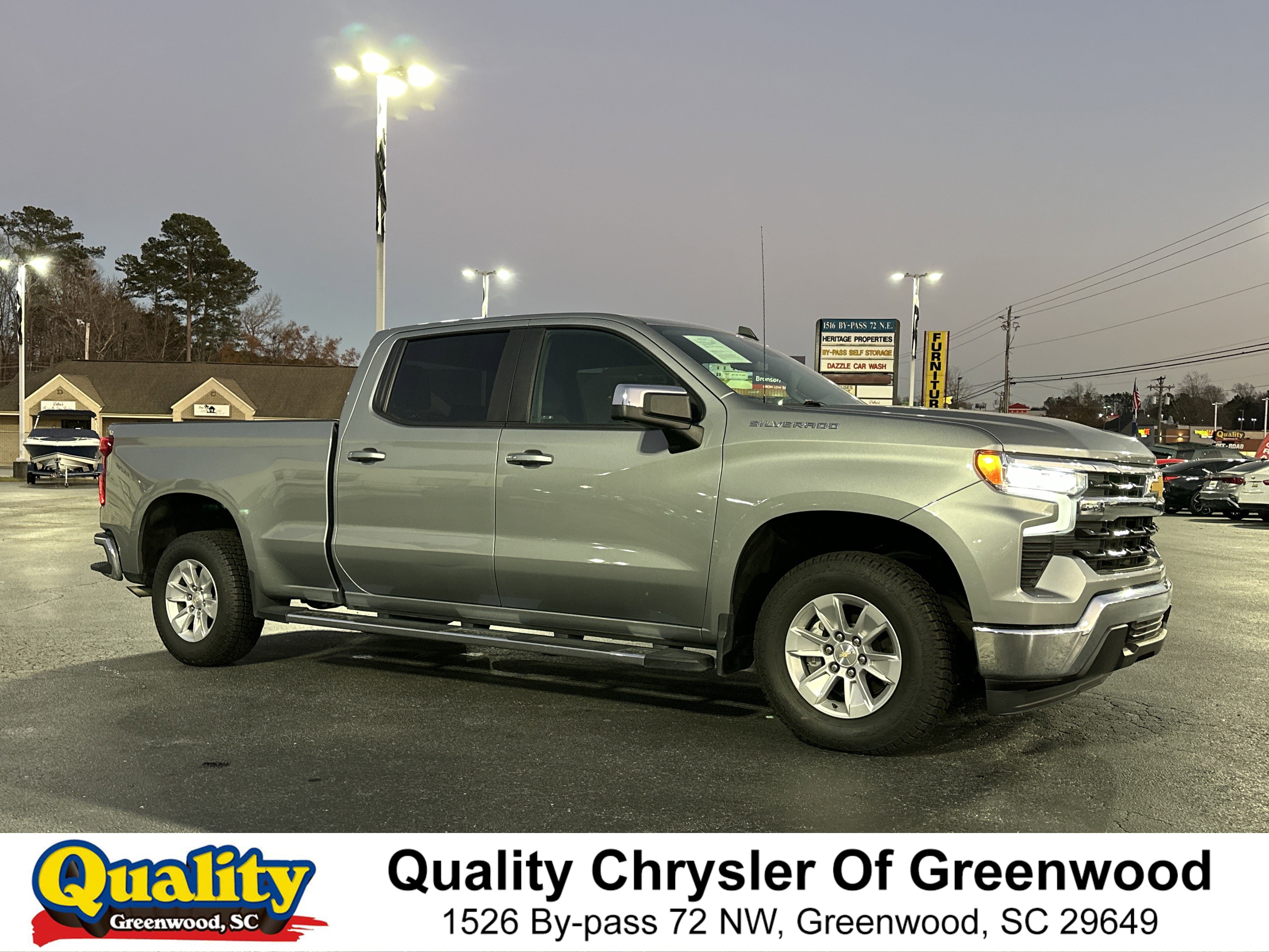 2024 Chevrolet Silverado 1500 LT's photo