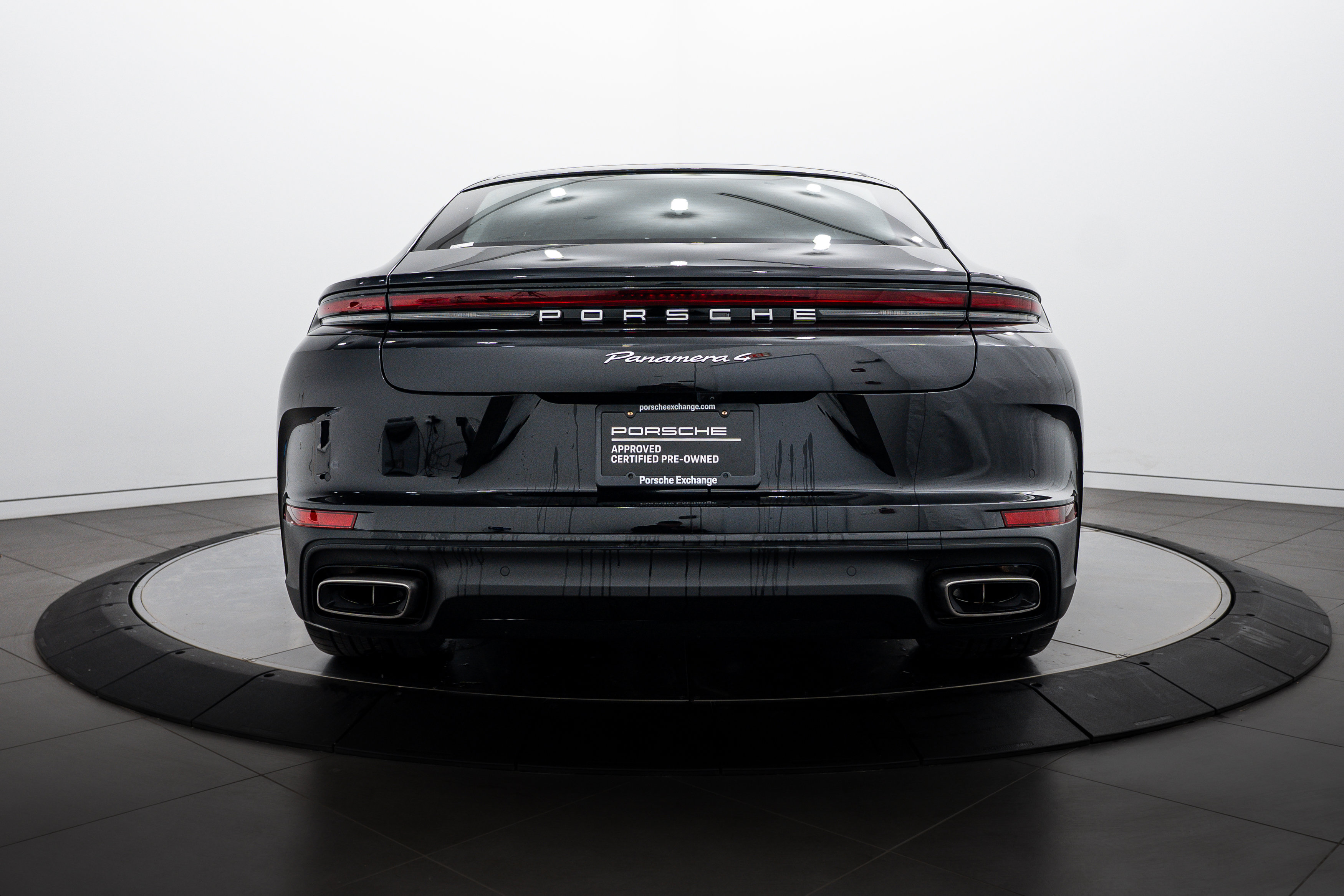 2026 Porsche Panamera 4 photo 3