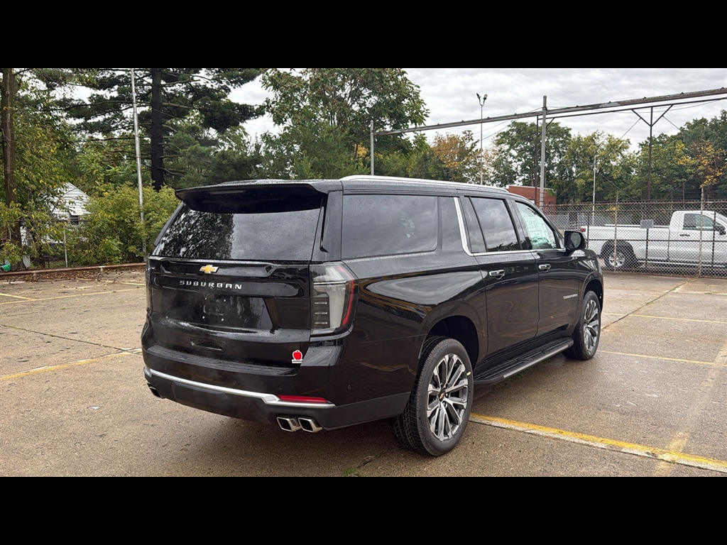 2026 Chevrolet Suburban High Country photo 4