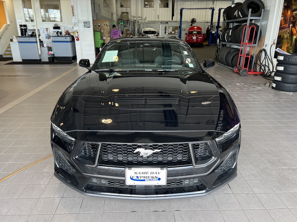 2024 Ford Mustang GT photo 2