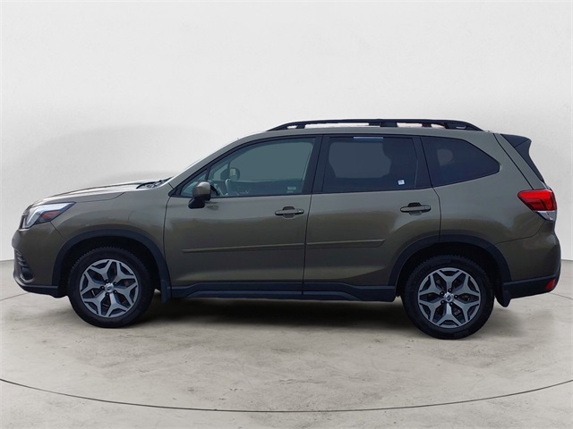 2024 Subaru Forester Premium photo 2