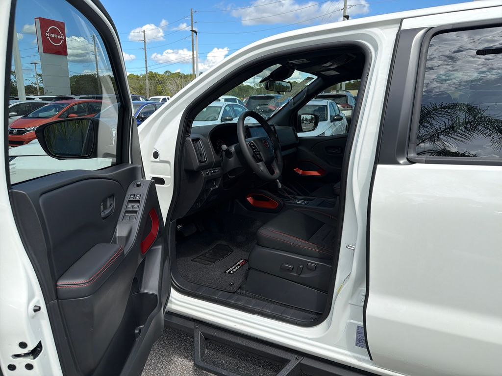 2026 Nissan Frontier PRO-4X photo 8