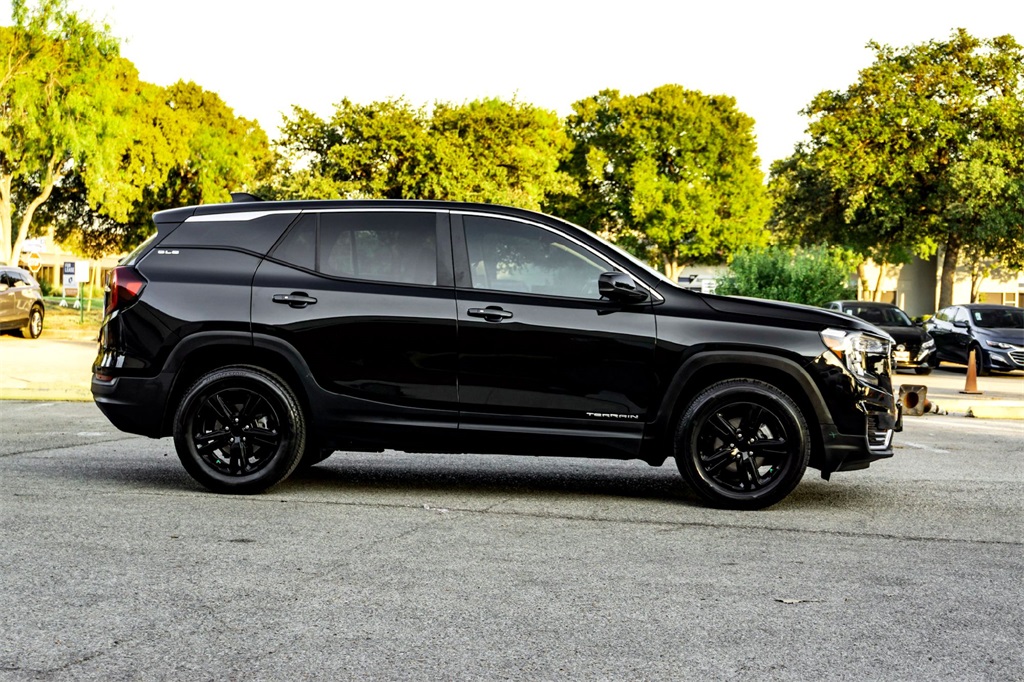 2024 Gmc Terrain SLE photo 3