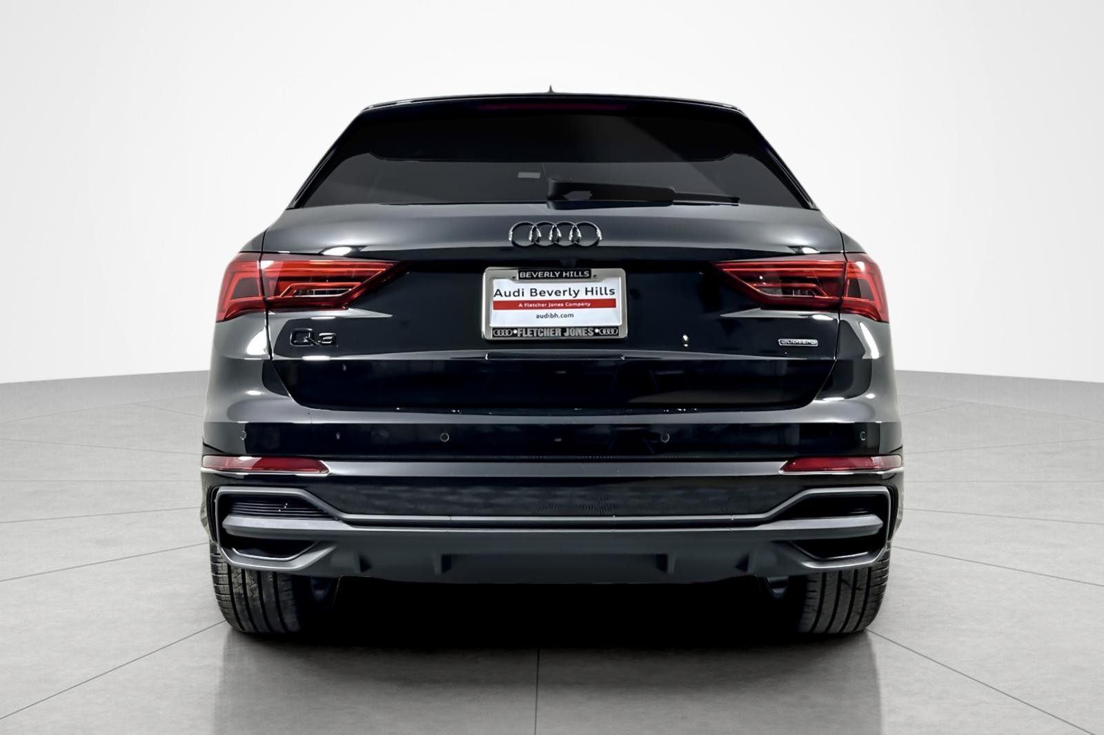 2025 Audi Q3 S line Premium 45 TFSI photo 4