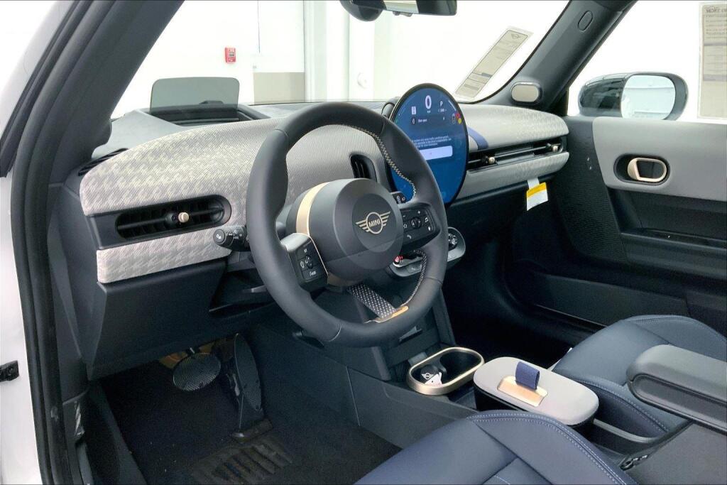 2025 Mini Cooper 2 Door Hardtop S photo 2