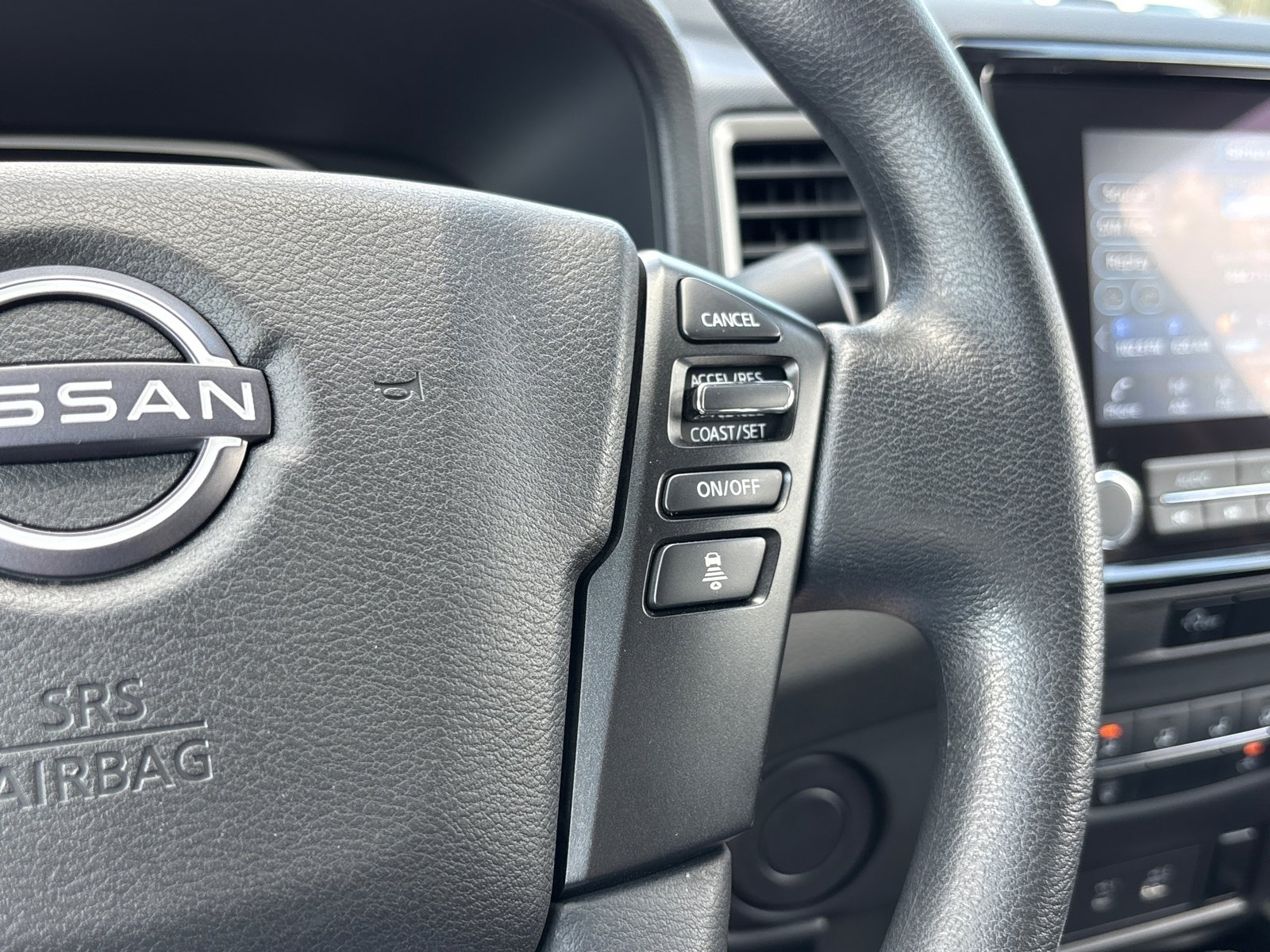 2024 Nissan Frontier SV photo 9