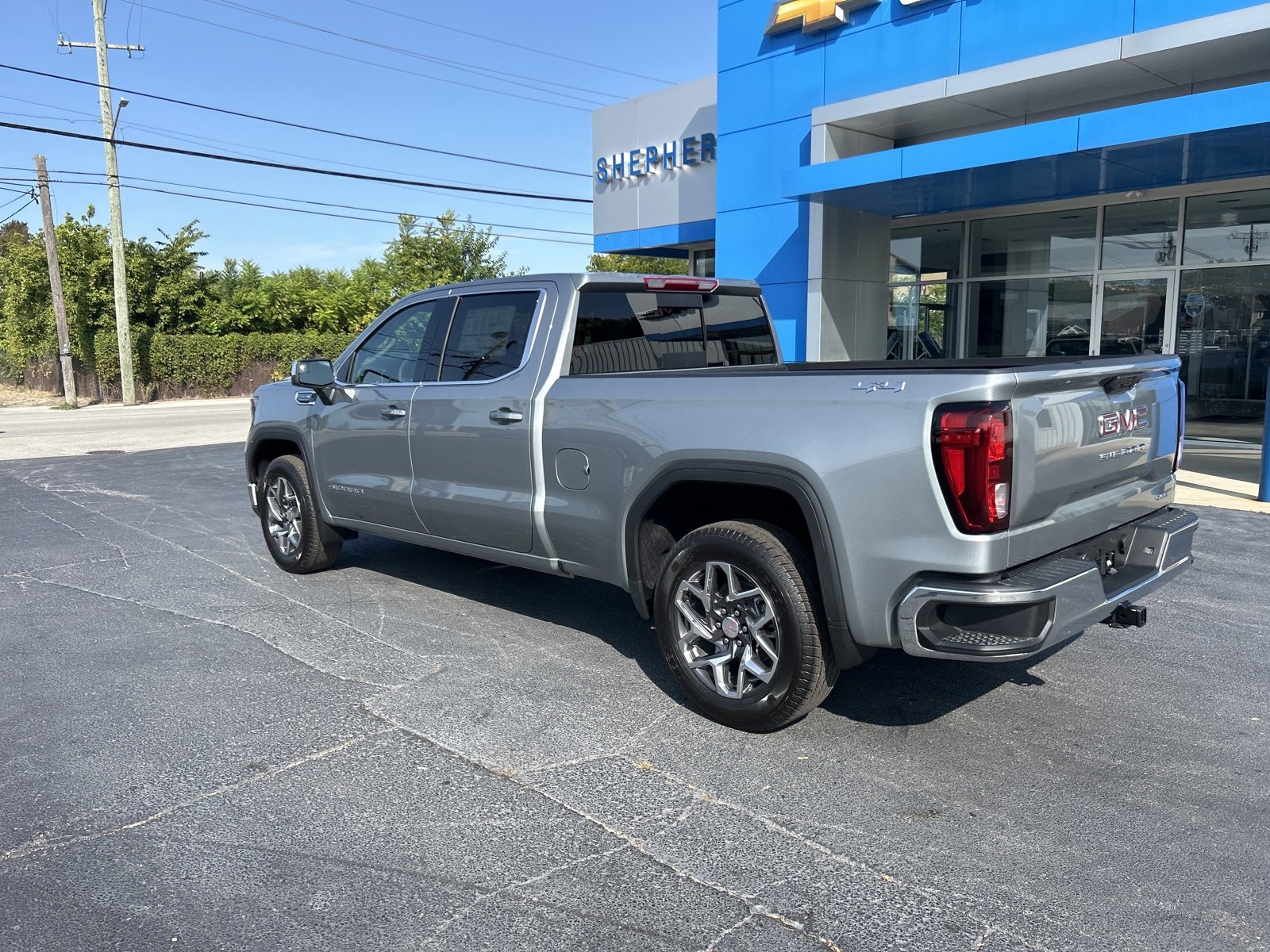 2026 Gmc Sierra 1500 SLE photo 3