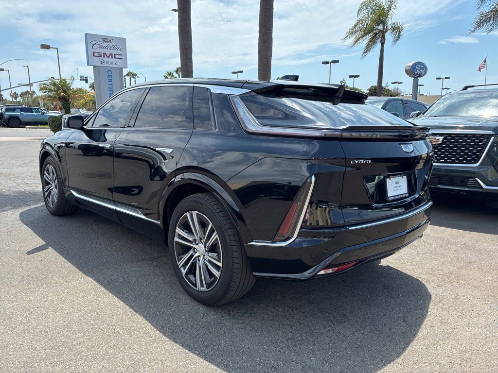 2023 Cadillac Lyriq Luxury photo 4