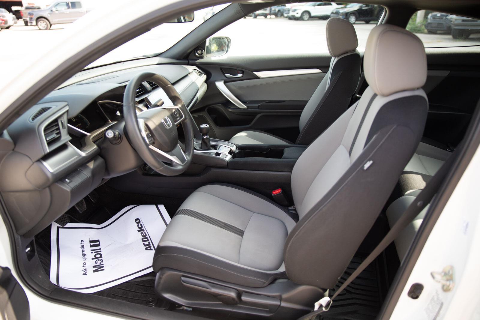 2017 Honda Civic EX photo 19