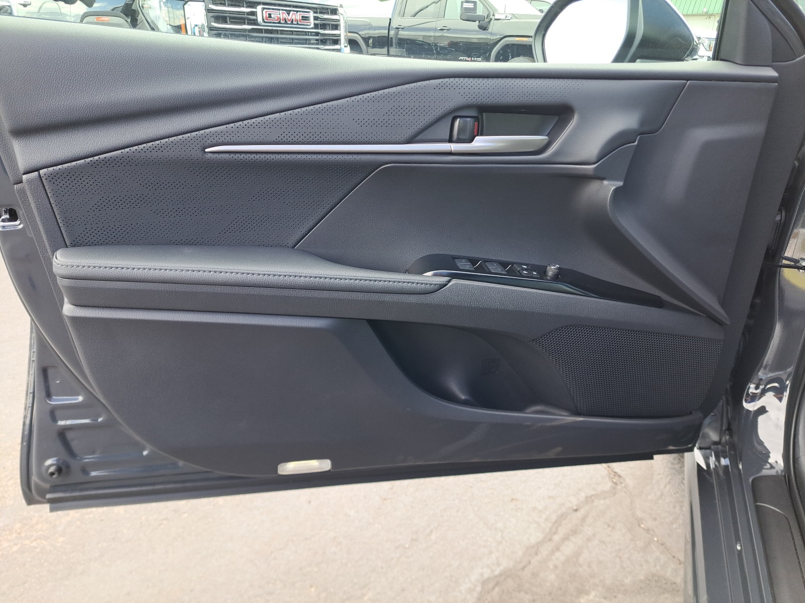 2025 Toyota Camry XSE photo 12