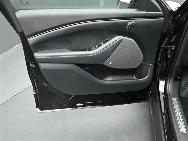 2023 FORD MUSTANG MACH-E - Image 20