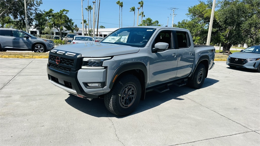 2025 Nissan Frontier Crew Cab PRO-4X photo 3