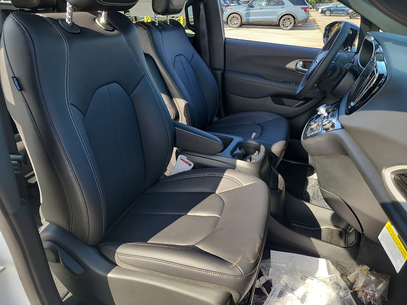 2026 Chrysler Voyager LX photo 15