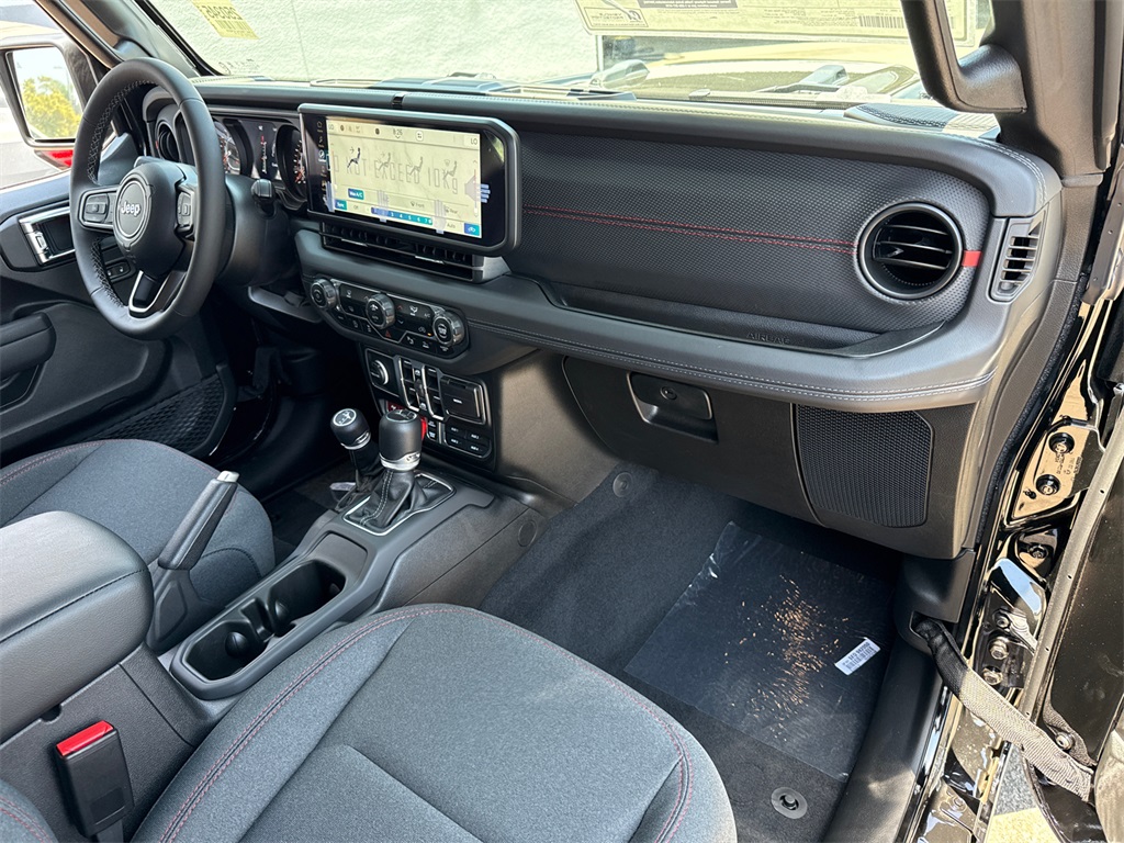2025 Jeep Gladiator Rubicon photo 16