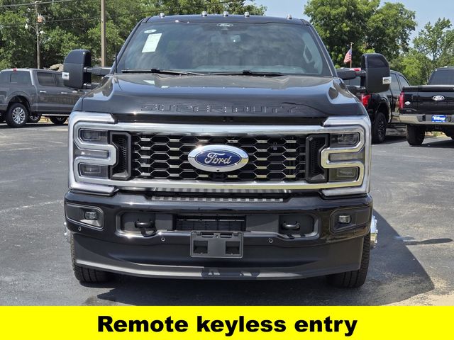2025 Ford F-350 Platinum photo 3