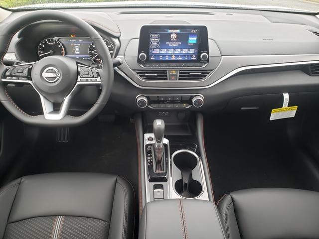 2025 Nissan Altima SR photo 14