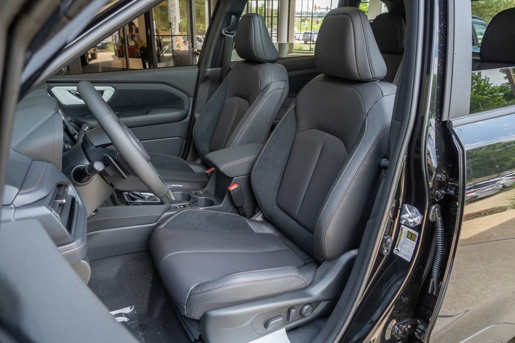 2025 Subaru Forester Touring photo 8