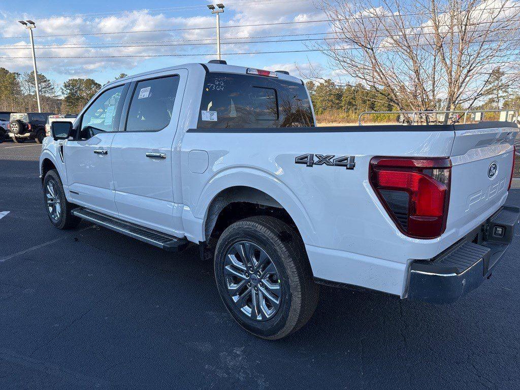 2025 Ford F-150 XLT photo 6