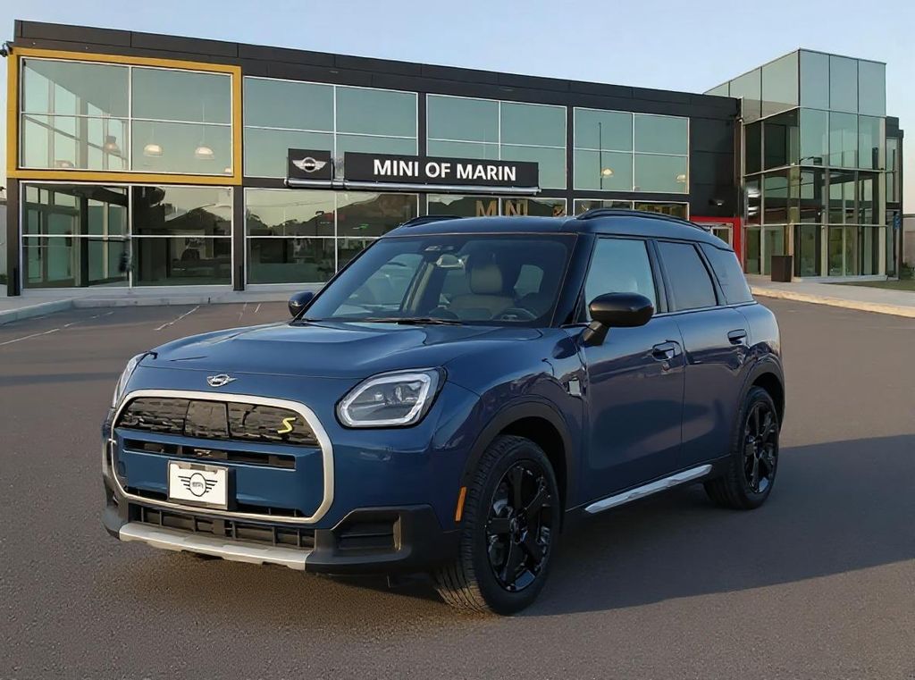 2025 MINI Countryman SE's photo