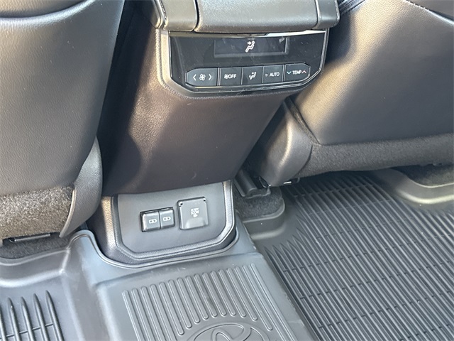 2025 Toyota Highlander Limited photo 16