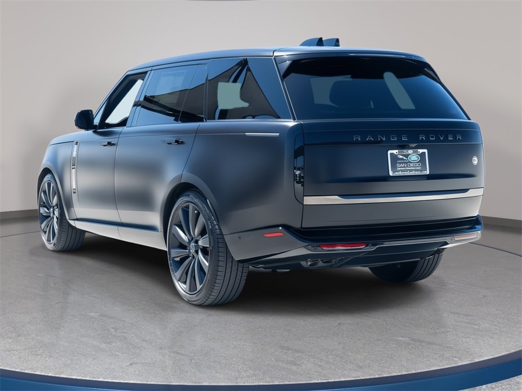 2025 Land Rover Range Rover SV photo 2