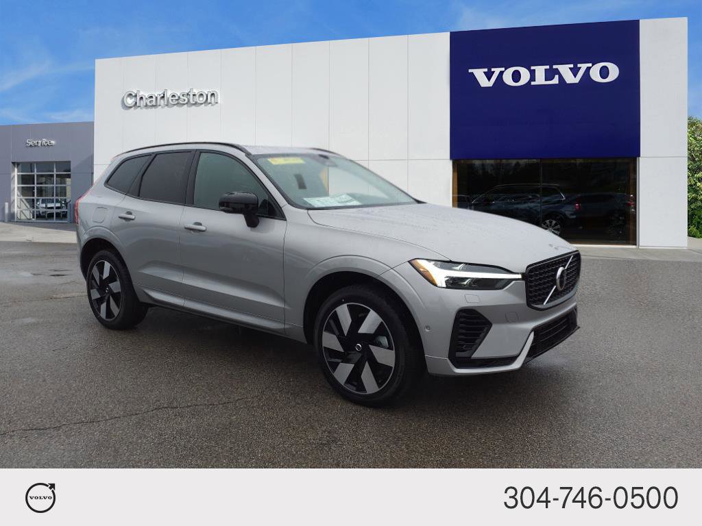 2025 Volvo XC60 Plus's photo