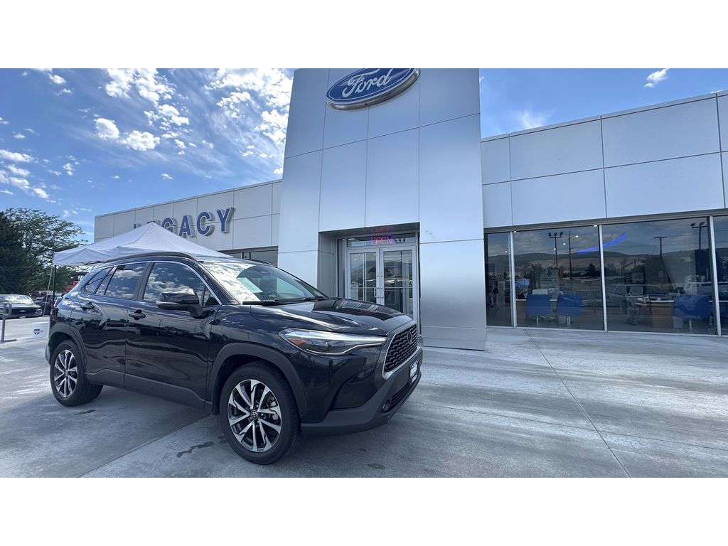 2023 Toyota Corolla Cross XLE's photo