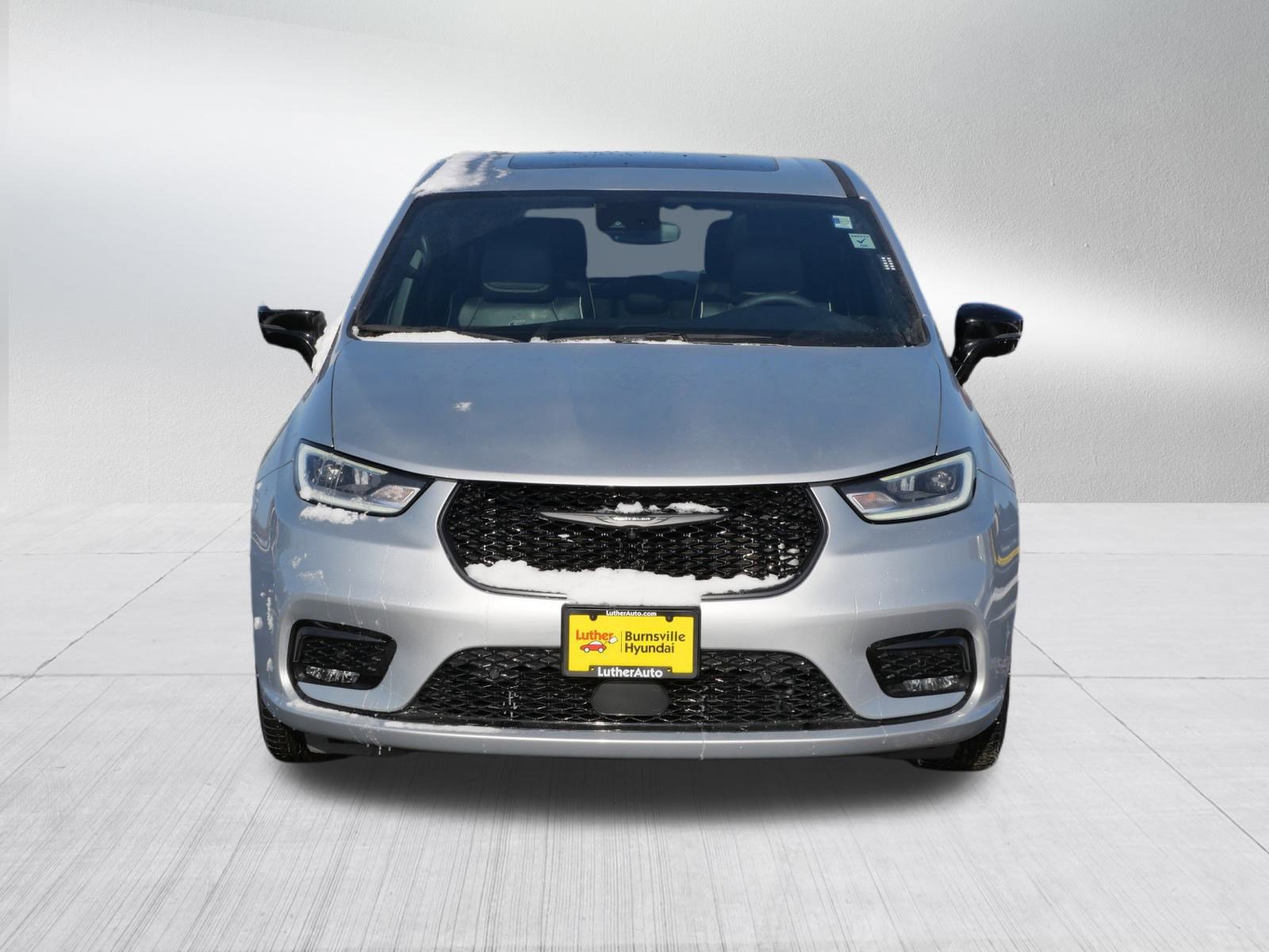 Used 2023 Chrysler Pacifica Hybrid Limited with VIN 2C4RC1S73PR501625 for sale in Burnsville, Minnesota