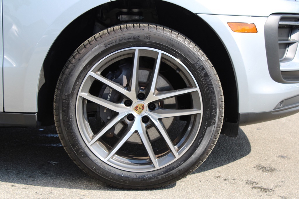 2024 Porsche Macan Base photo 14