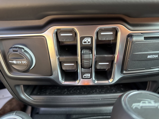 2025 Jeep Gladiator Willys photo 39