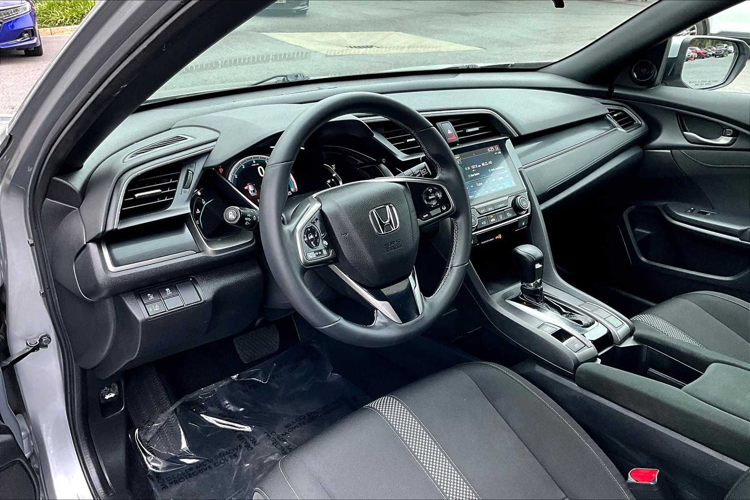 2021 Honda Civic Hatchback EX photo 16