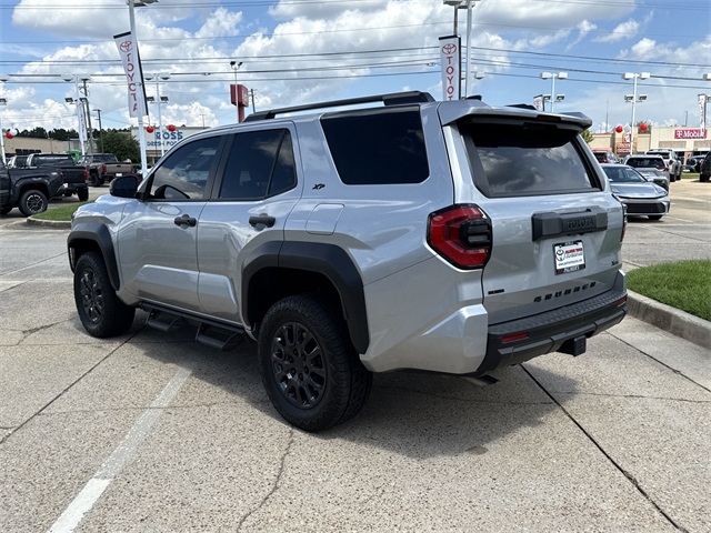 2025 Toyota 4Runner SR5 photo 5