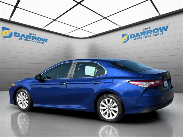 2018 Toyota Camry LE photo 3