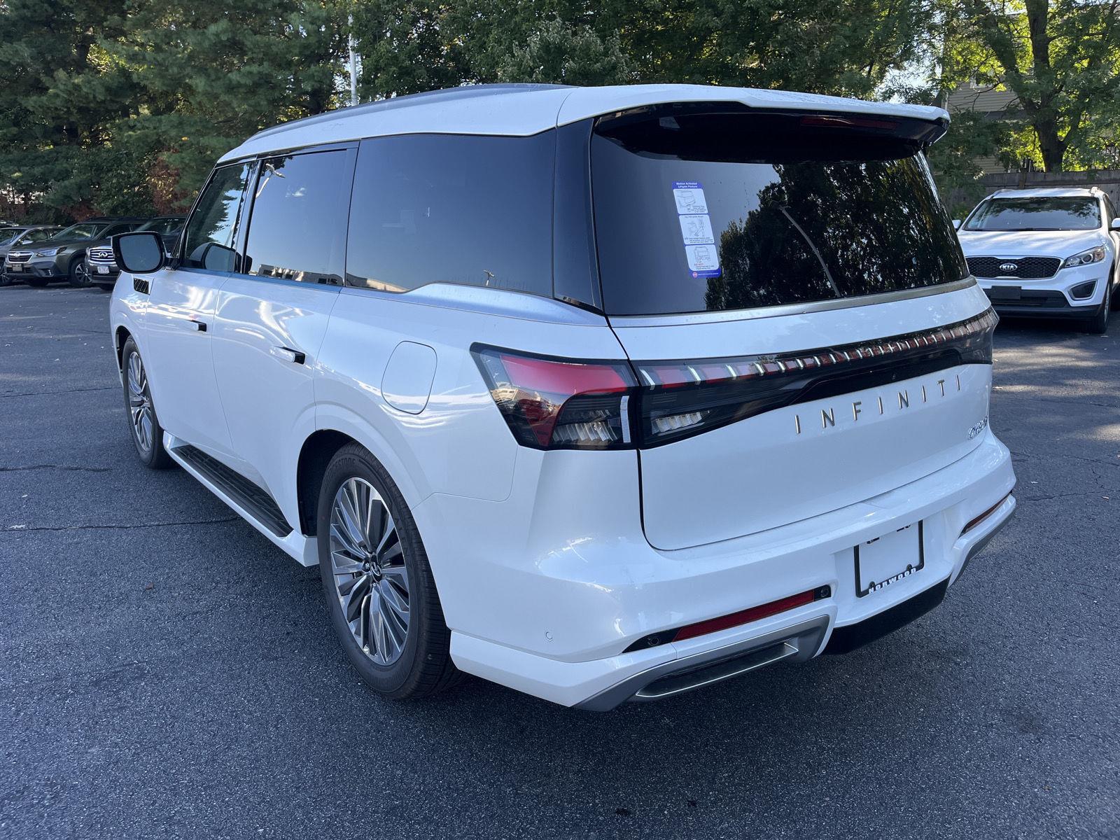 2026 Infiniti QX80 Luxe photo 5