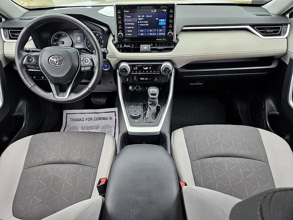2022 Toyota RAV4 Hybrid XLE photo 7