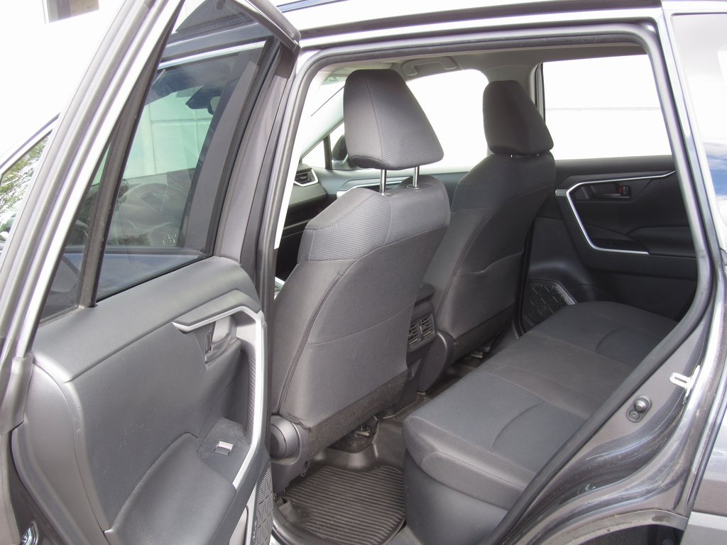 2022 Toyota RAV4 Hybrid LE photo 7