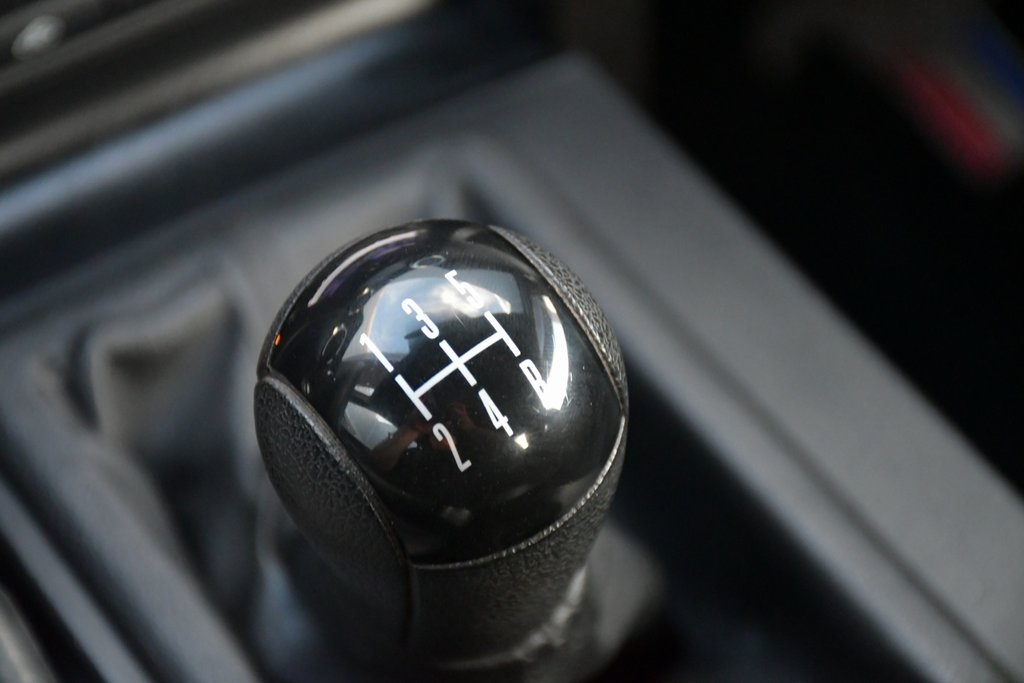 2005 Ford Mustang photo 21