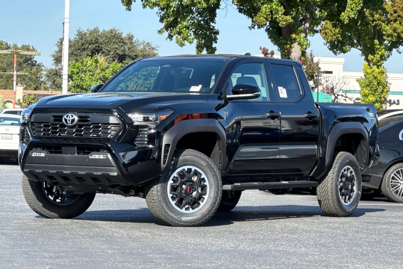 2025 Toyota Tacoma TRD Off-Road 4x4 Double Cab photo 2