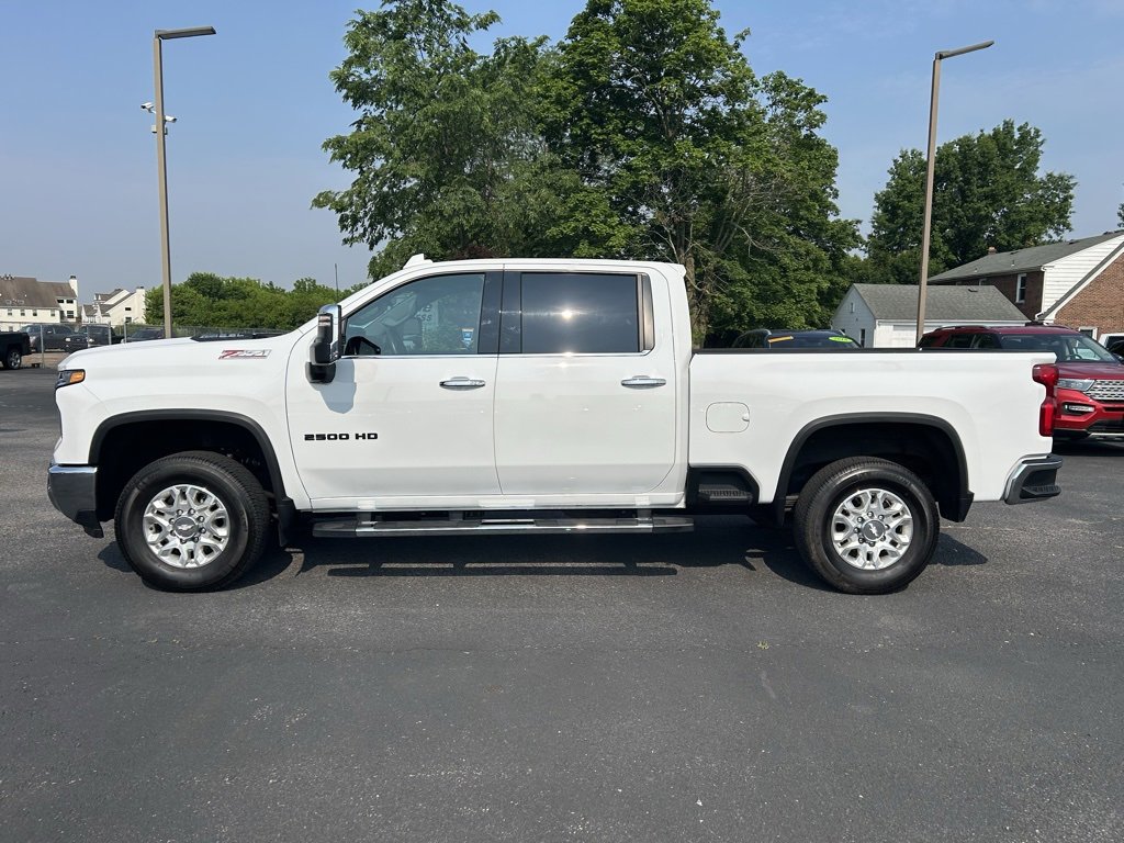 2024 Chevrolet Silverado 2500HD LTZ photo 3