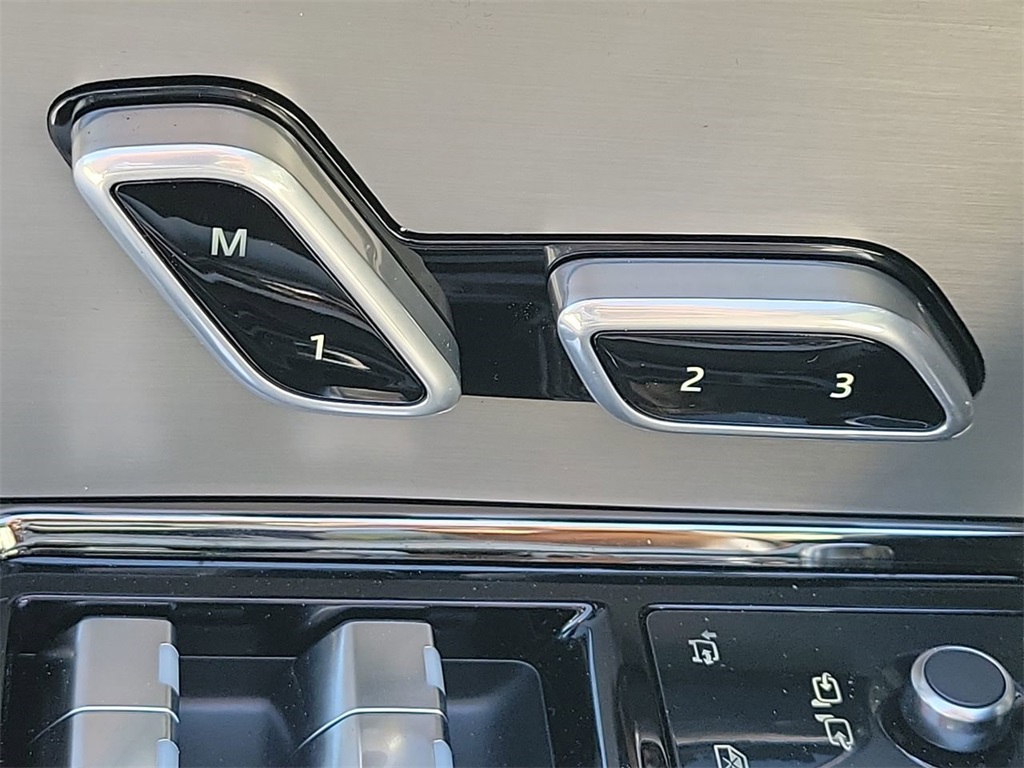 2025 Land Rover Range Rover Sport P360 S photo 24