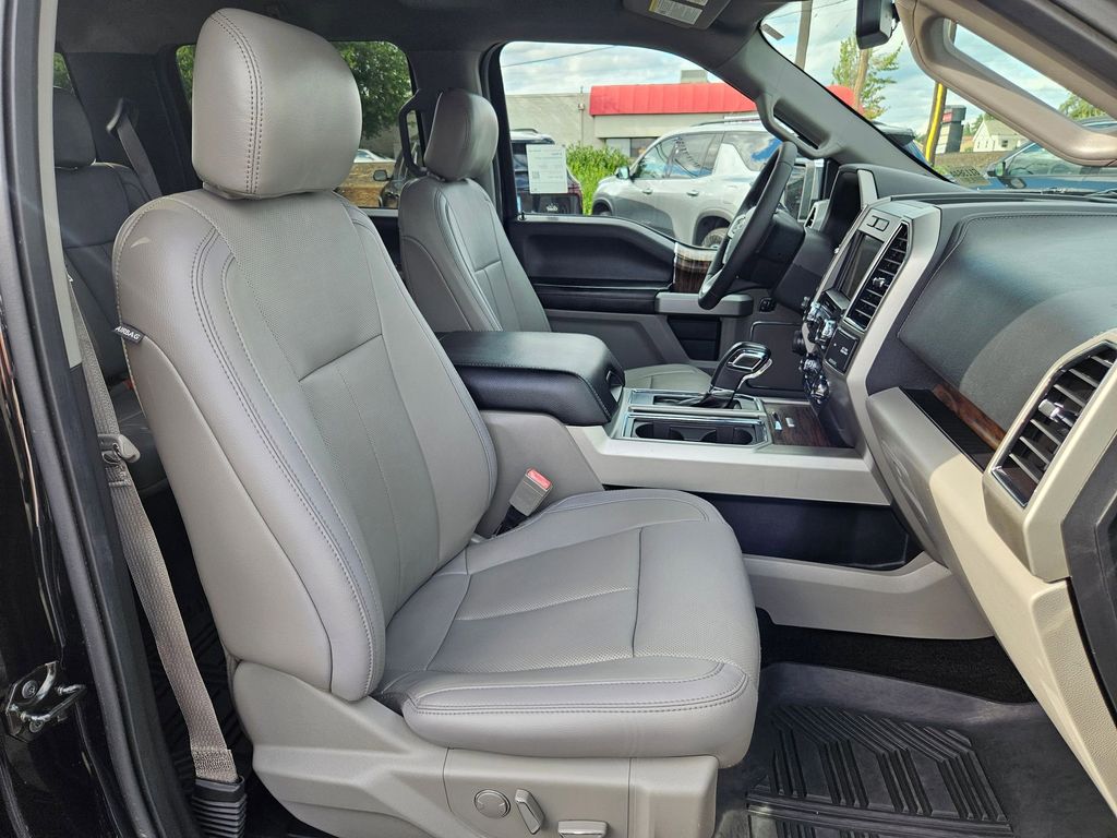 2018 Ford F-150 Lariat photo 31