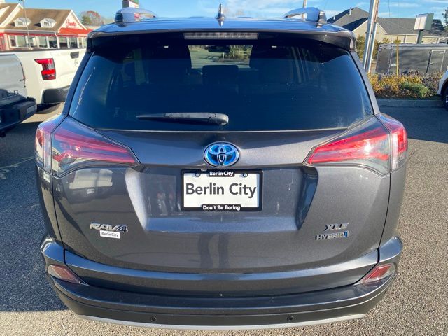 2018 Toyota RAV4 Hybrid XLE photo 4