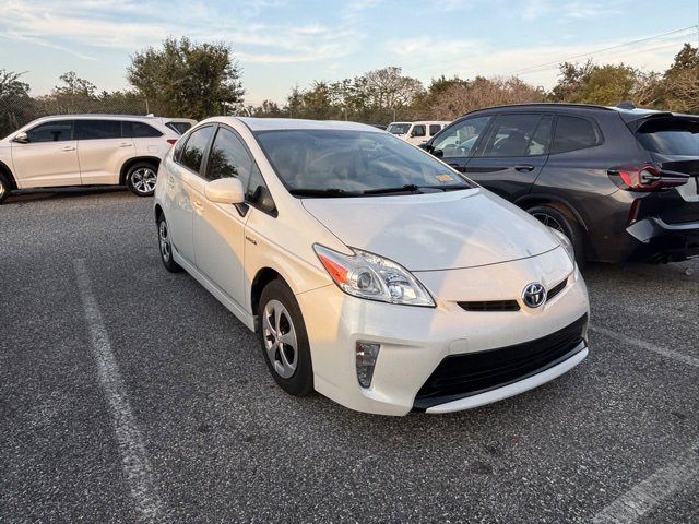 2015 Toyota Prius Four photo 2